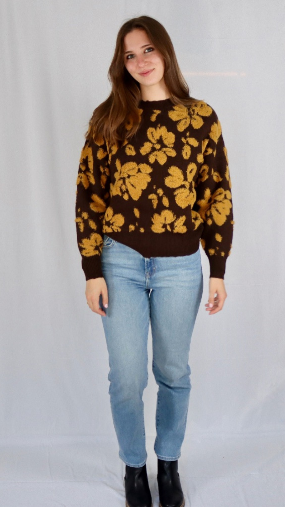 FLORAL DISTRESSED SWEATER