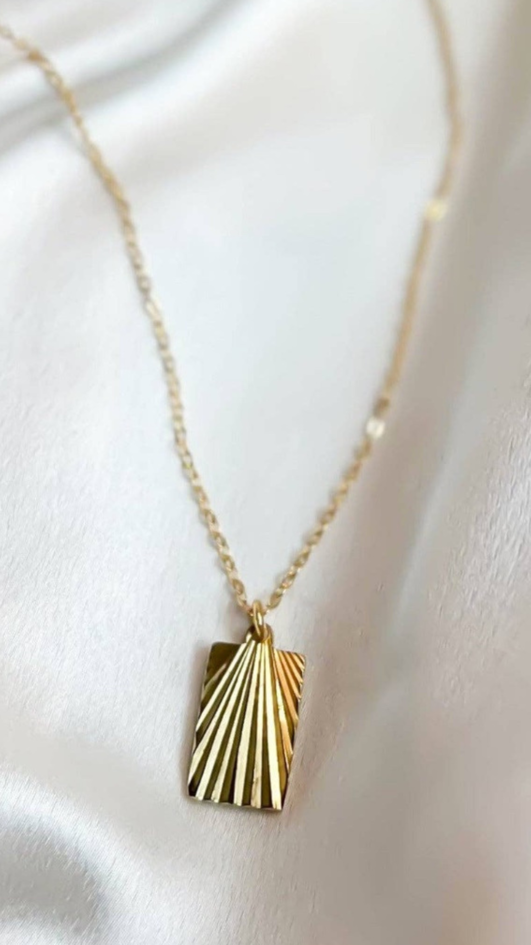 gold ripple pendant necklace