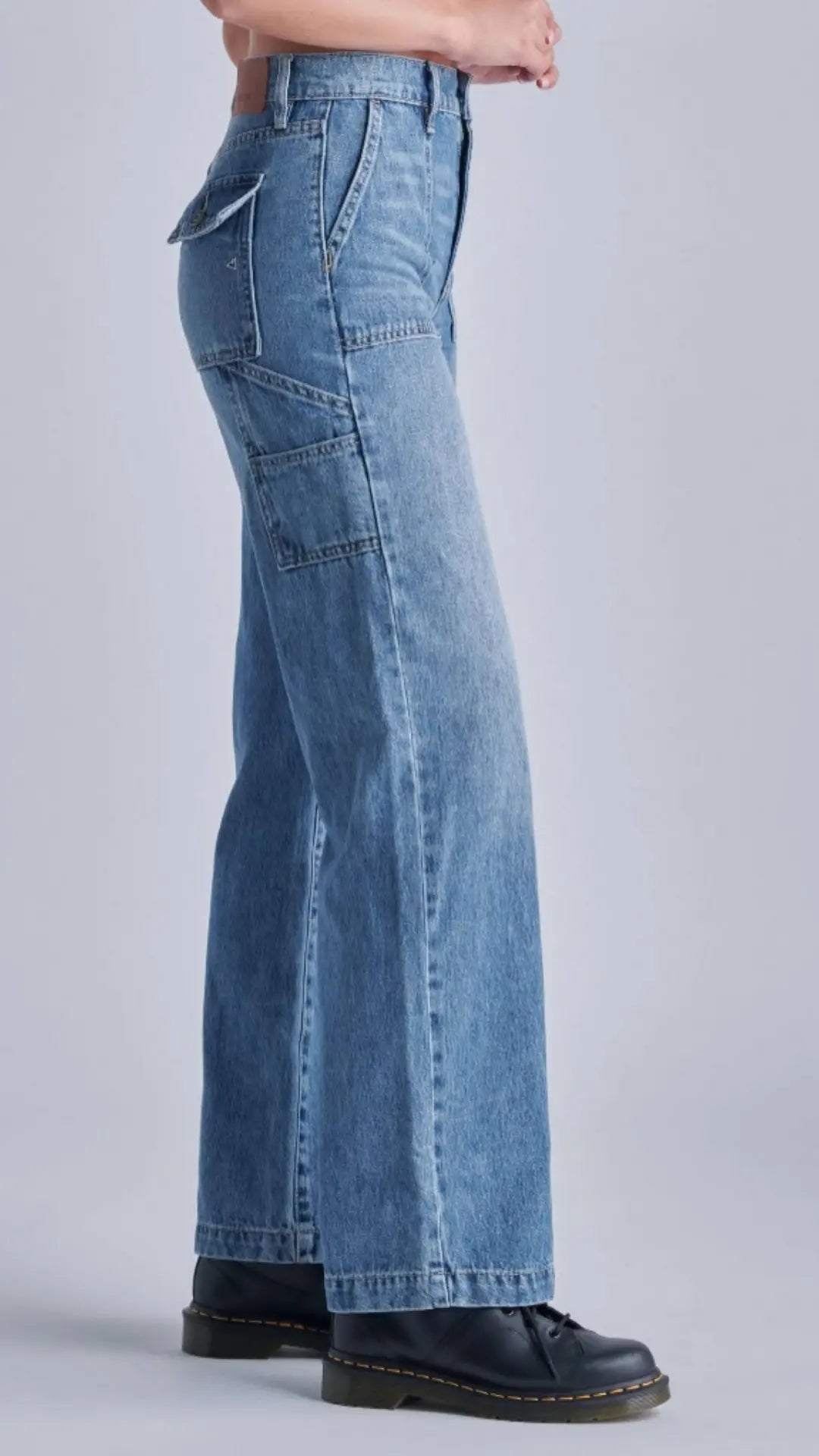 Light Wash Classic Carpenter Dad Jean - U Pretty Things