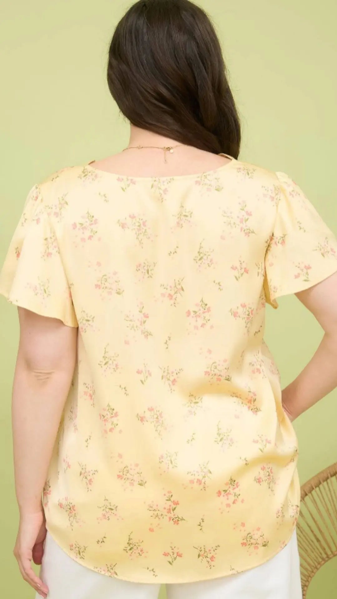 Plus – Tulip Glow Satin Blouse - U Pretty Things
