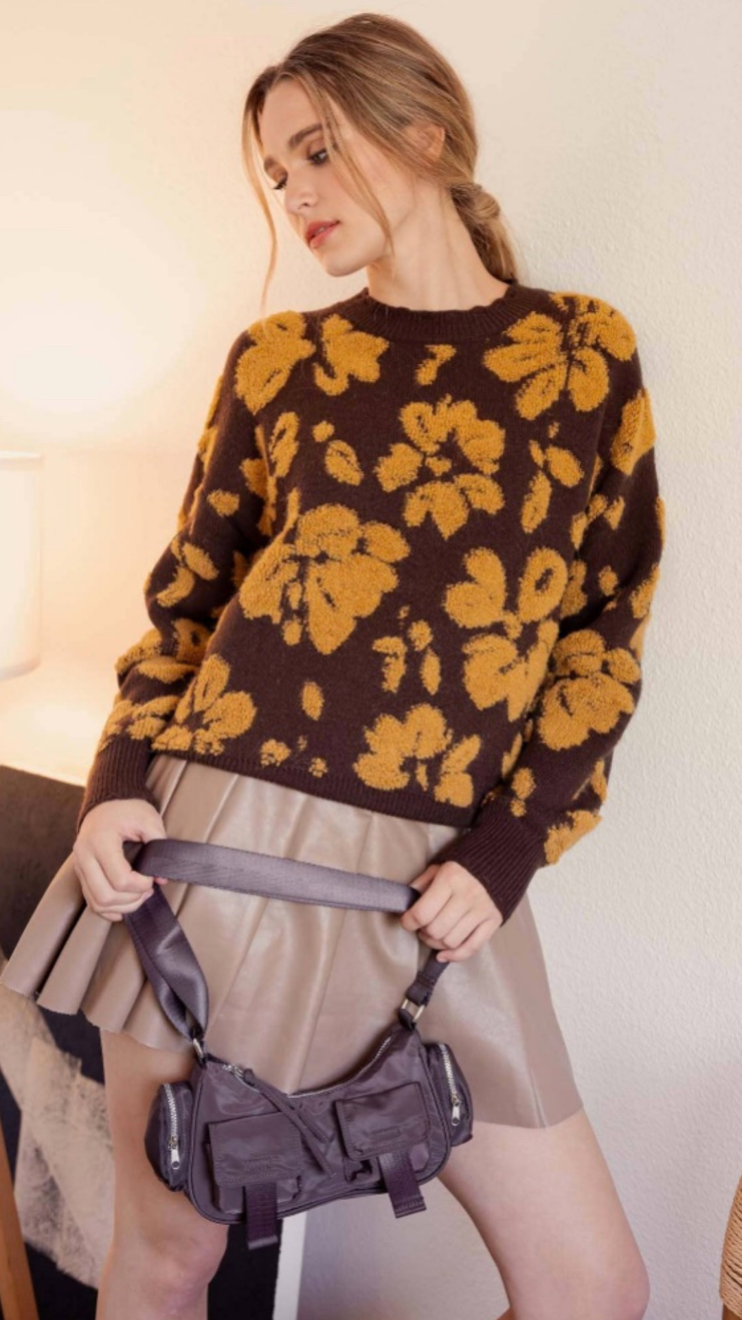 FLORAL DISTRESSED SWEATER