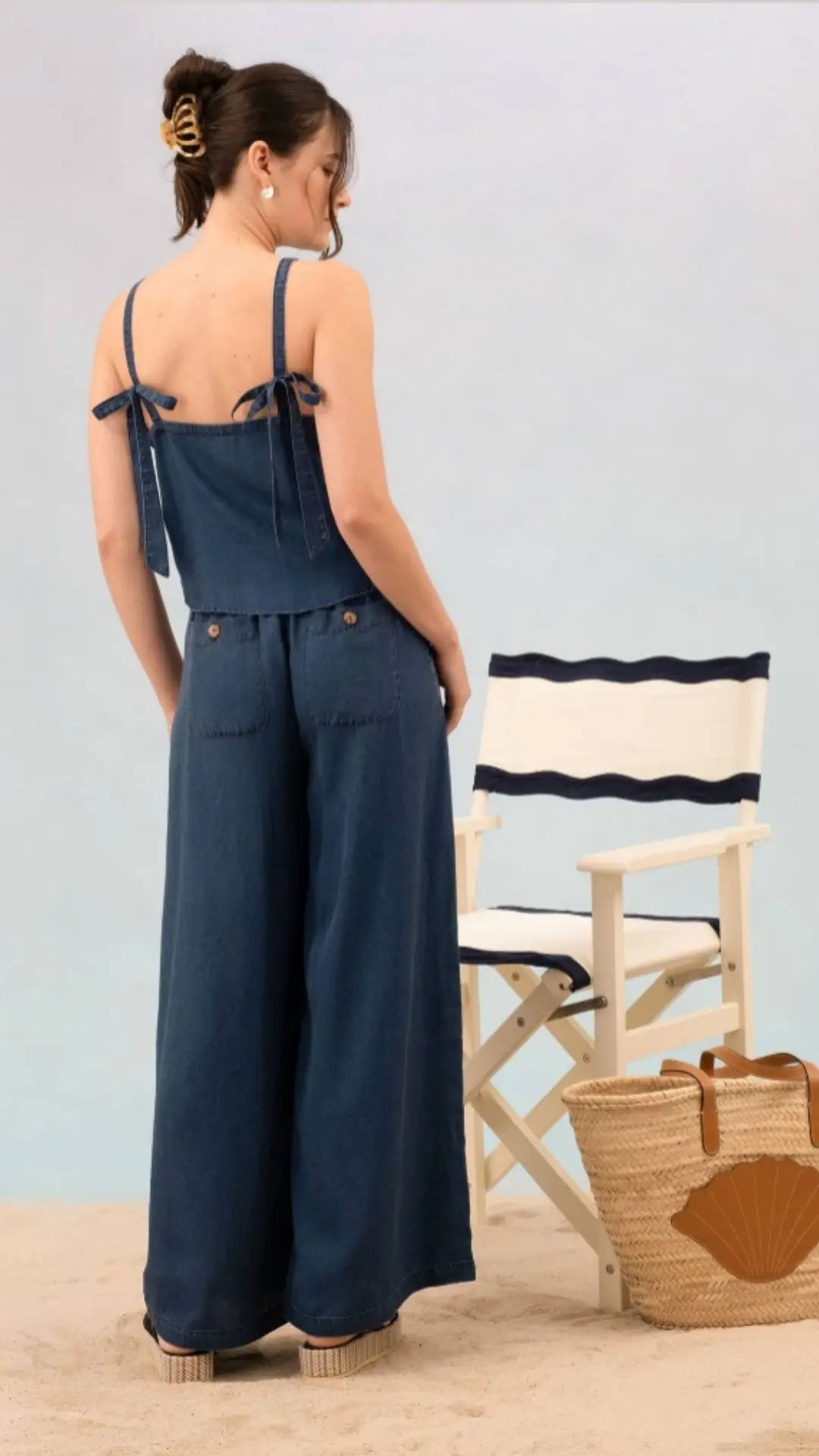 The Easy Breeze Chambray Top Blu Pepper