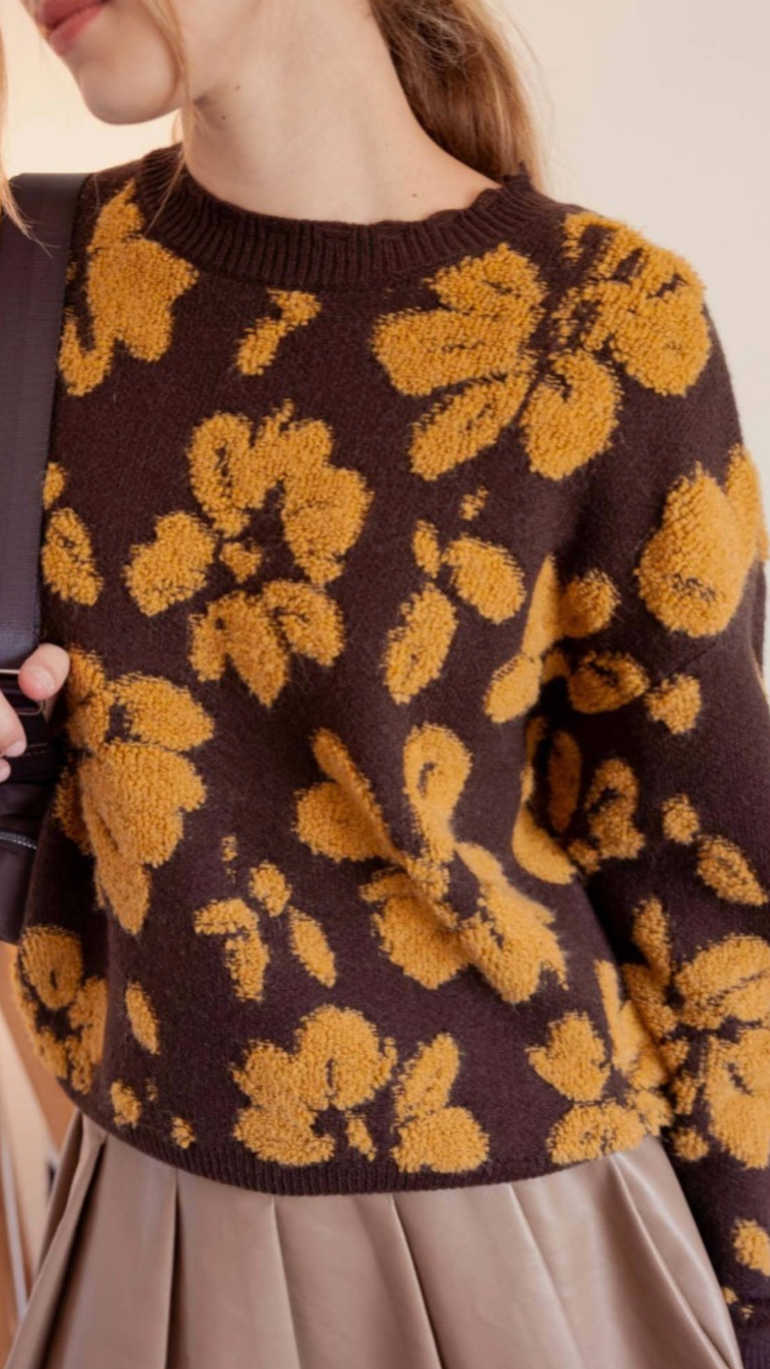 FLORAL DISTRESSED SWEATER