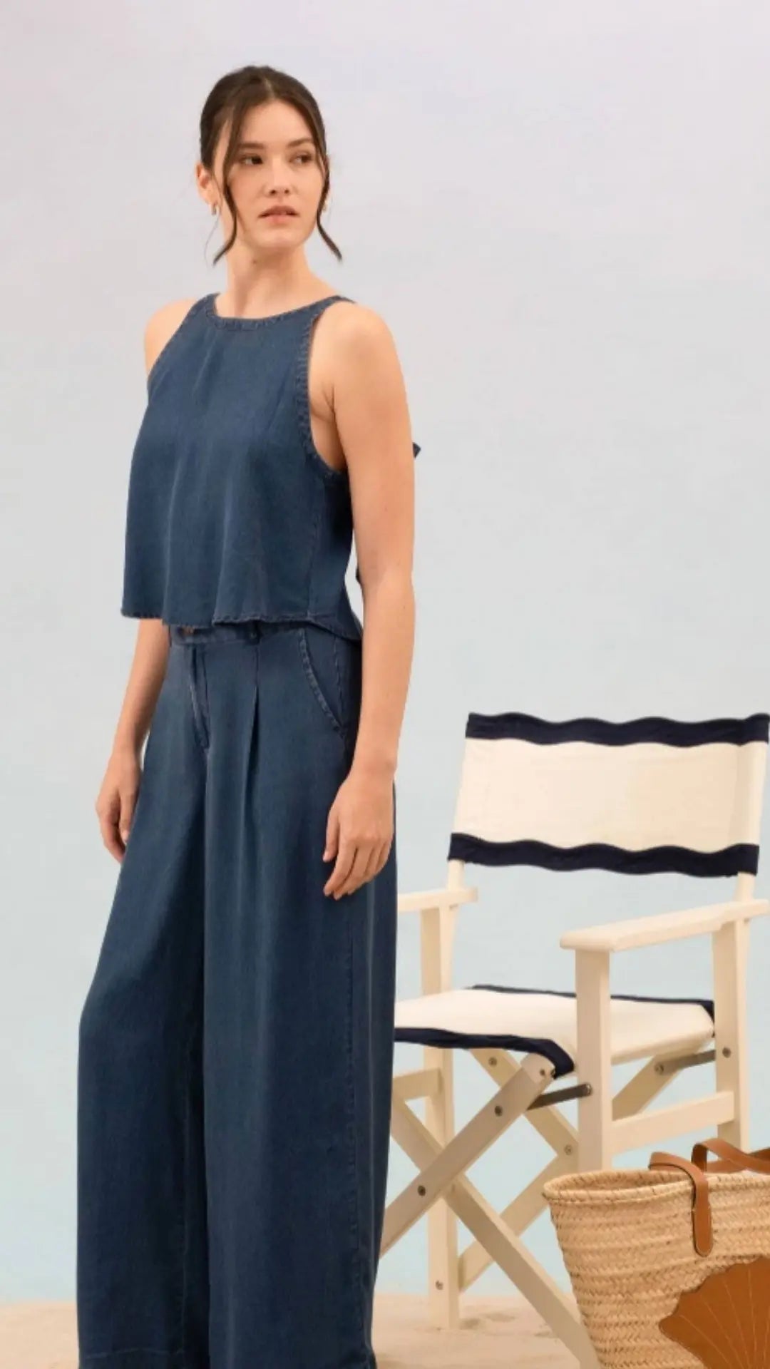 The Easy Breeze Chambray Top Blu Pepper