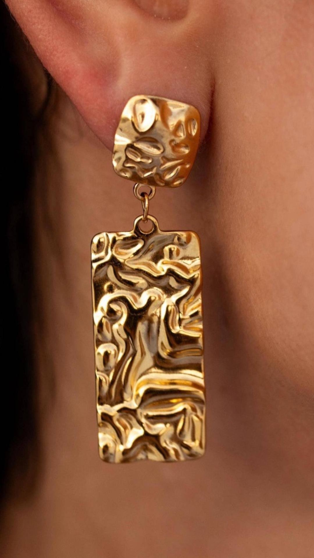 Hammered gold stud dangle earings