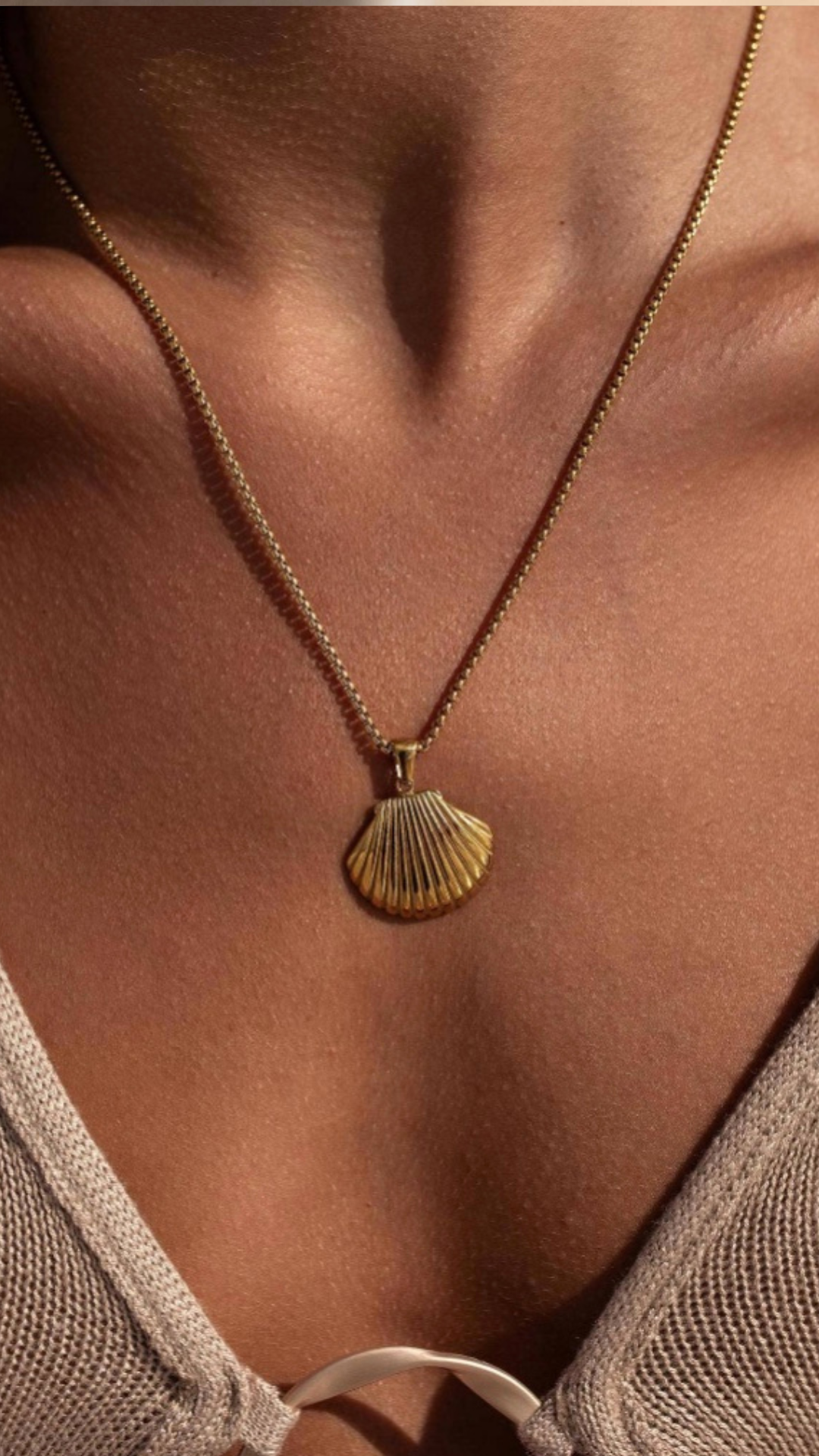 Gold Sea Shell Necklace