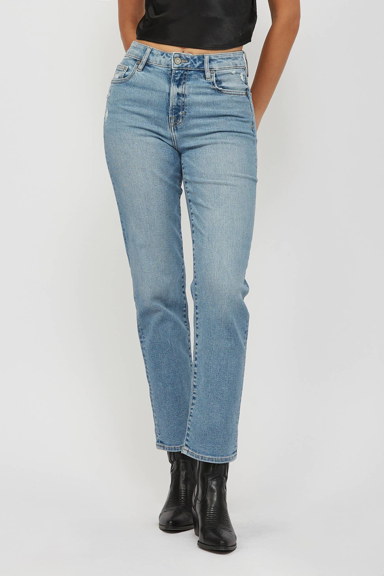 Classic straight jeans in medium wash with stretch for comfort