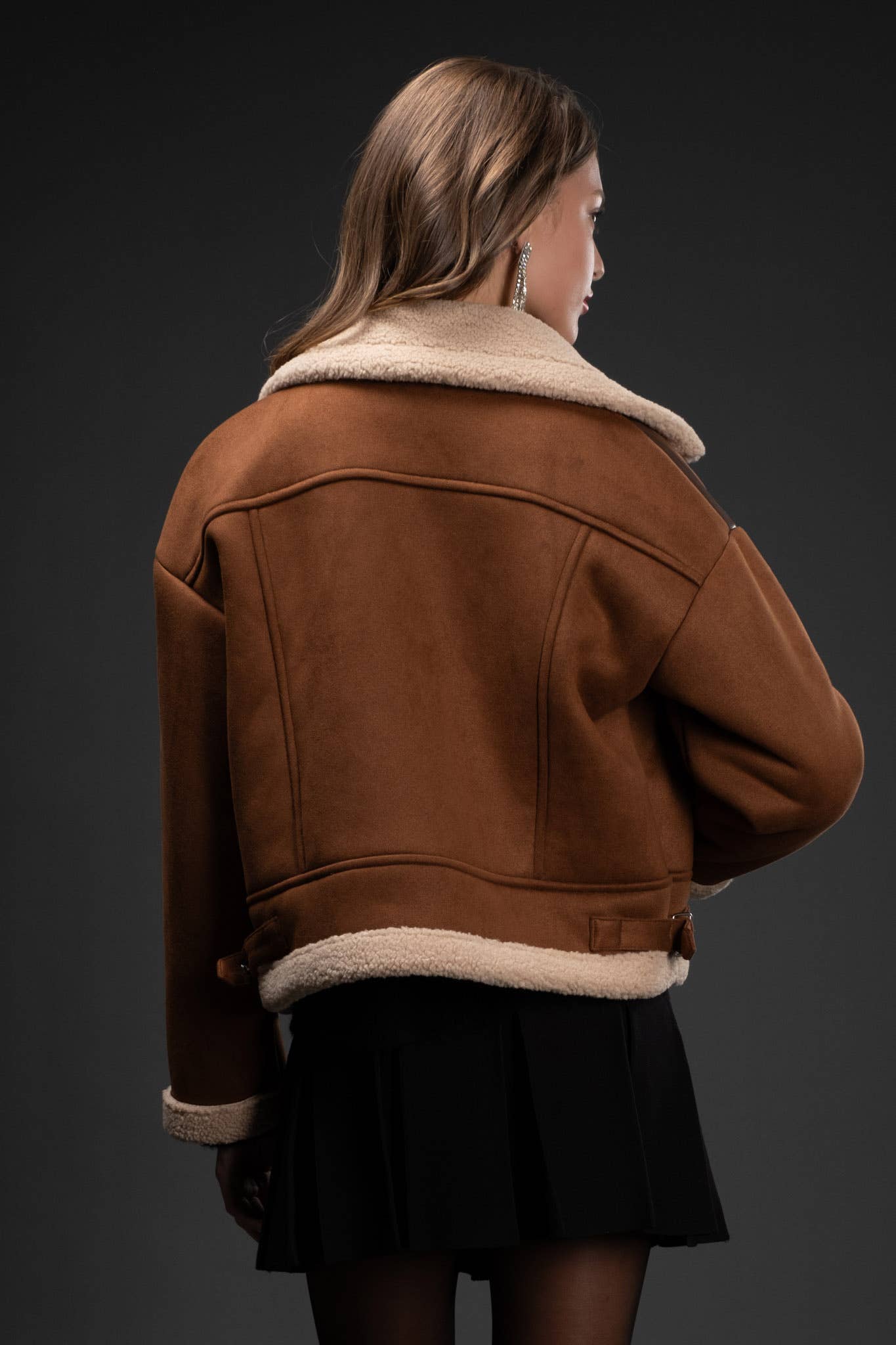 Oversized contrast faux shearling jacket for winter warmth